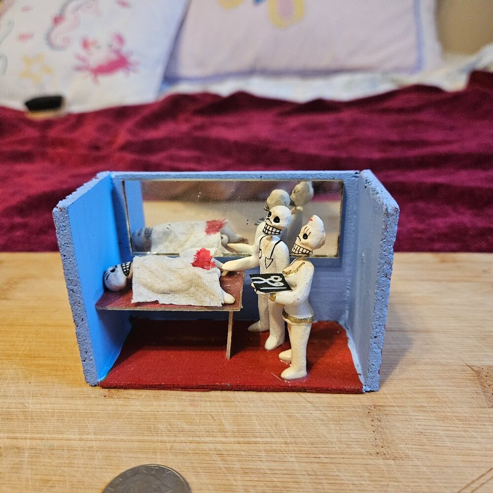 VINTAGE OAXACAN NEW BABY DIORAMA Muertos Clay And Wire Figures